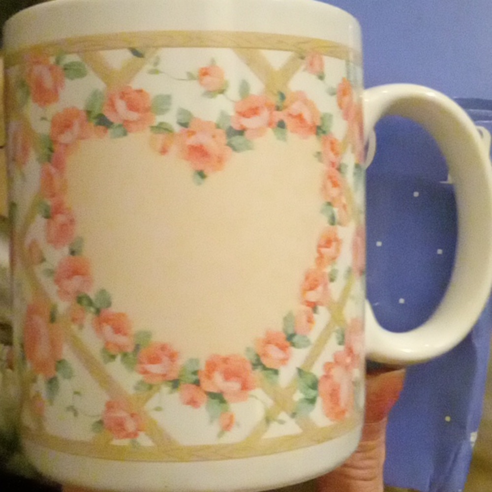 Vintage mug nib from the heart Avon